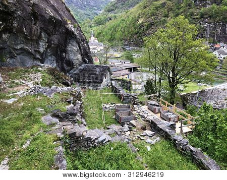 The Terraces (the Sott Piodau Site), Bignasco - Canton Of Ticino, Switzerland