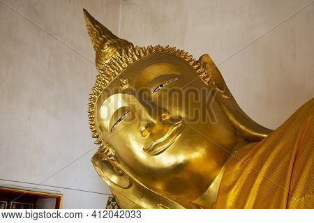 Buddha Reclining Attitude Statue Of Wat Paramaiyikawat Worawihan Temple On Koh Kret Island For Thai 
