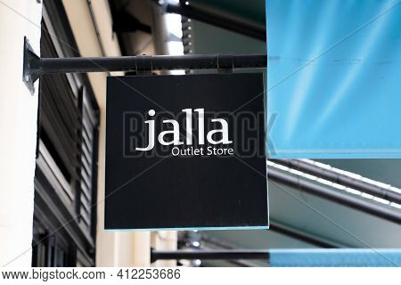 Bordeaux , Aquitaine France - 03 08 2021 : Jalla Outlet Store Sign Text And Logo For Home Shop Brand