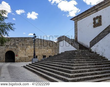 Almeida, Guarda, Portugal; August 2020: Entance And Fragment Of The Fortified Medieval Walls Of The 