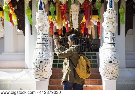 Travelers Thai Women People Travel Visit Respect Praying And Use Smart Mobile Phone Take Photo Ancie