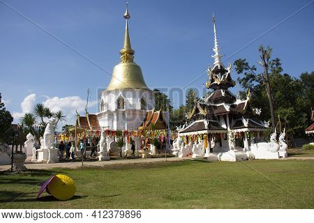 Ancient Ruins Building Stupa Chedi Pagoda Shrine For Thai People And Foreign Travelers Travel Visit