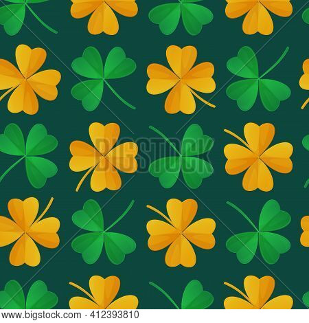 Saint Patrick Day Green And Gold Clover Seamless Pattern. Can Be Used As Fabric Texture. Stock Vecto