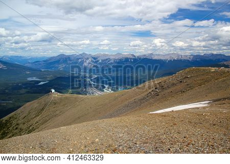 Wonderful And Wide View In Jasper Nationalpark: Jasper Town, Moutainstation Of Skytram And A Majesti