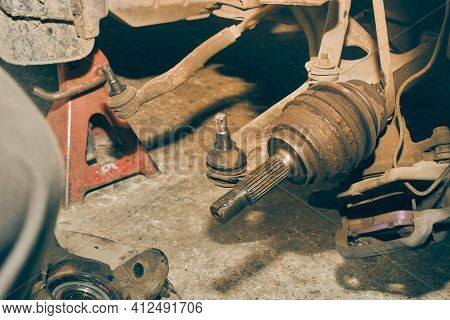 Lower Arm Ball Joint And Outer Cv Joint And Brake Caliper And Stabilizer Rubber And Outer Tie Rod En