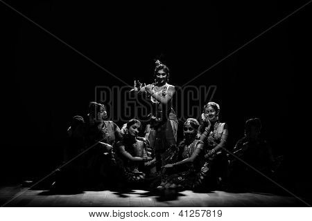 CHENNAI - januar 15: Bharathanatyam performer Sheela Unnikrishnan i Chennai på 15 januar 2013 jeg