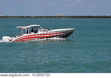 Ocean Race Boat Powered By Four Outboard Engines.