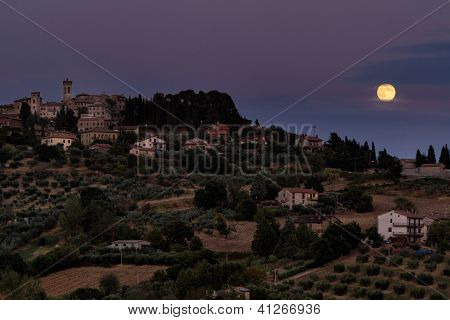 Moonrise umbra, Italia