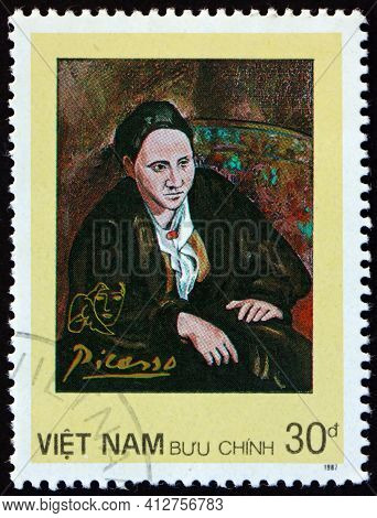 Vietnam - Circa 1987: A Stamp Printed In Vietnam Shows Portrait Of Gertrude Stein, Painting By Picas