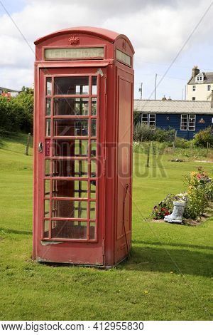 Durness -  (scotland), Uk - August 11, 2018: A Red Thelephone Box In Durness, Scotland, Highlands, U