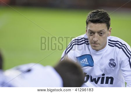 VALENCIA - Januar 20: Mesut Ozil während der spanischen Fußball-Liga-Spiel zwischen FC Valencia und Real Ma