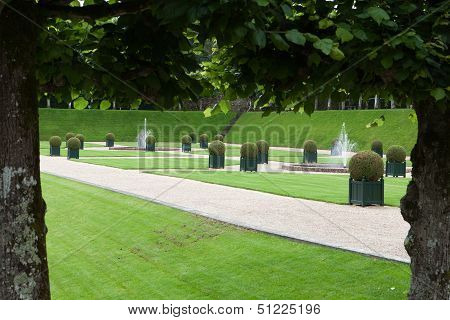 Splendid decorative gardens at castles in France
