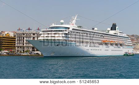 Cruise Ship