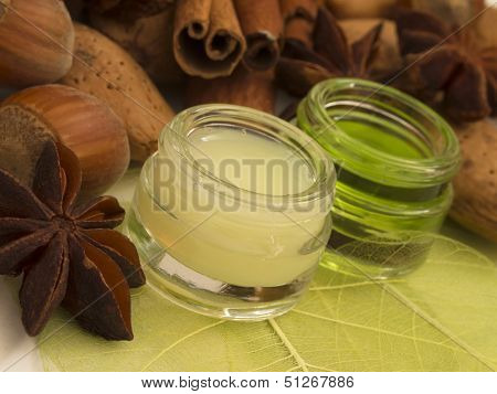 almond cosmetics