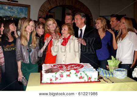 LOS ANGELES - MAR 4:  Melody Thomas Scott, Cast at the Melody Thomas Scott Celebrates 35 Years at the 