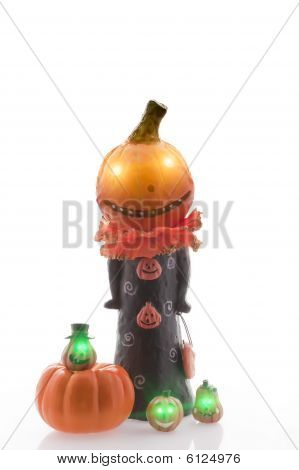 Upiorny Halloween Jack O'Lantern z dyni na białym tle