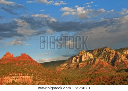Večer při západu slunce zachytit přes Sedona, Az, Spojené státy americké