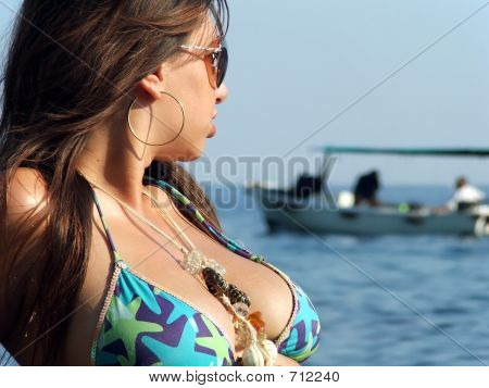 Ragazza In Bikini