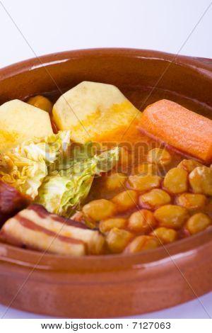 มาดริดแกงในหม้อดินเผา อาหารสเปน