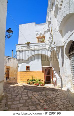 Alleyway. Laterza. Puglia. Italy.