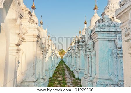 Kuthodaw Pagoda, Myanmar