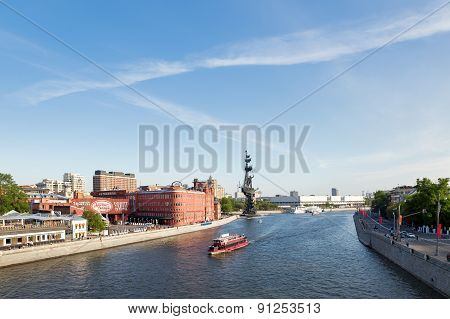 Moscow, Russia - May 9, 2015: Panorama View Of Moscow From Patriarshiy Bridge.