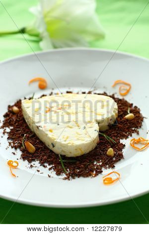 Mascarpone krém s oranžovou, čokoládou a ořechy