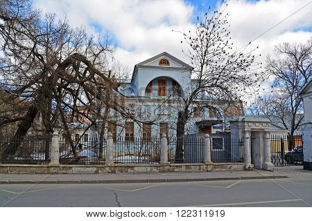 Urban manor XVIII-XIX centuries in a Tokmakov Lane in Moscow, Russia