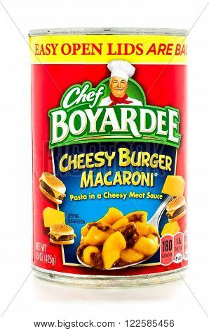 Winneconne, WI - 3 February 2015: Can of Cheesy Burger Macaroni by Chef Boyardee. Chef Boyardeee has been enjoyed by everyone since 1928.