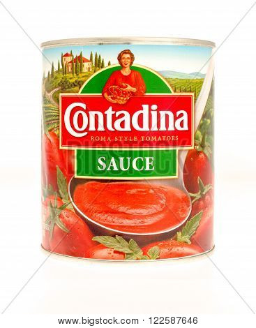Winneconne WI - 22 Nov 2015: A can of Contadina tomatoe sauce.