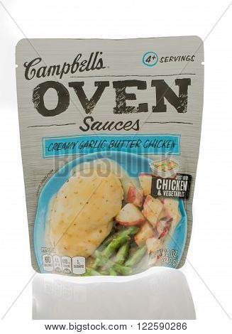 Winneconne WI - 18 Nov 2015: Package of Campbell's sauces that are made in an oven and in creamy garlic butter chicken flavor.