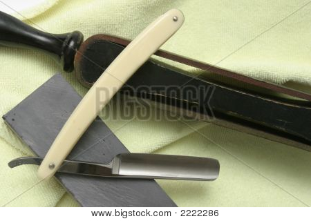 Eski zaman jilet ve kayış