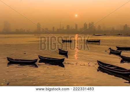 Early morning at Mumbai's one of the famous fishing sights