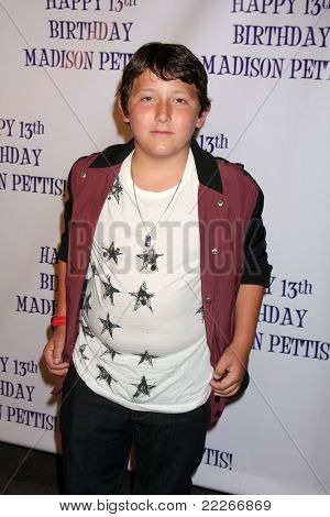 LOS ANGELES - Temmuz 31: Frankie the13th doğum günü partisinde Madison Pettis için Eden o gelen Jonas