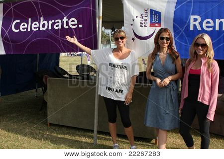 LOS ANGELES - JUL 30:  Nancy Grahn, Lisa LoCicero, Julie Marie Berman at the 2nd Annual 