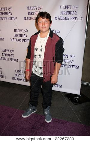 LOS ANGELES - Temmuz 31: Frankie the13th doğum günü partisinde Madison Pettis için Eden o gelen Jonas