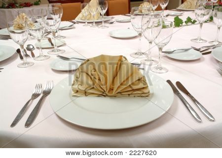 테이블 설정 저녁 식사 레스토랑