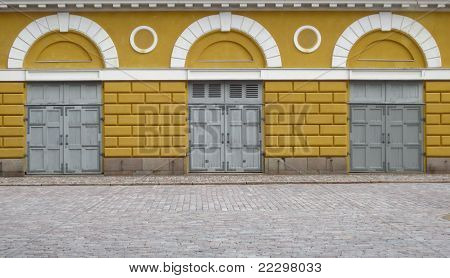 Három sárga fal