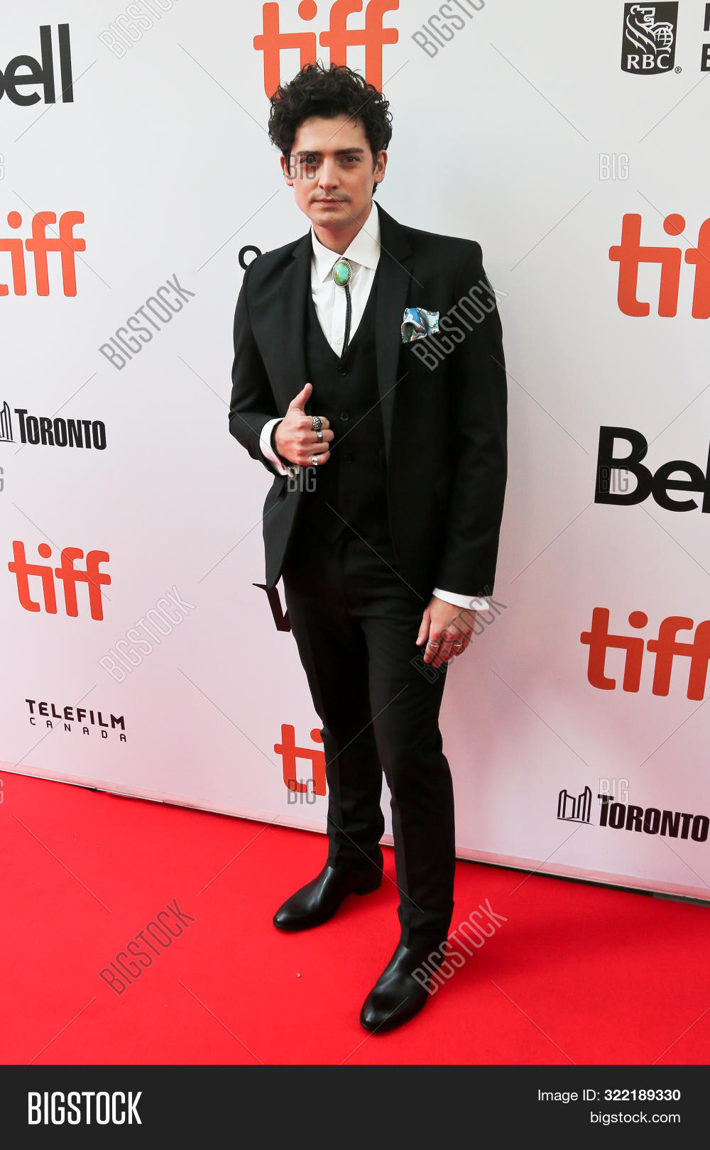 Shu Rur Barnard Aneurin Barnard