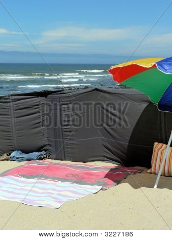 Praia lugar pronto para você.