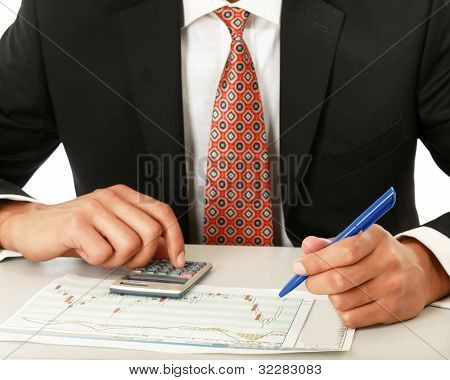 homme d'affaires jeune sur un bureau, isolé on white