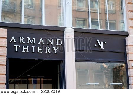 Bordeaux , Aquitaine France - 05 27 2021 : Armand Thierry Text Brand And Logo Sign Front Of Store Bo