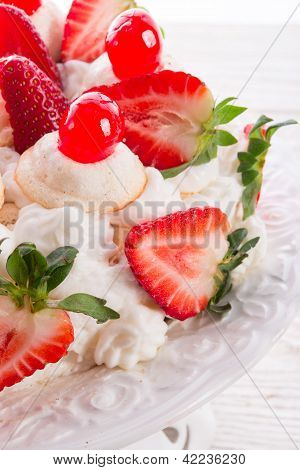 Meringue-based Dessert