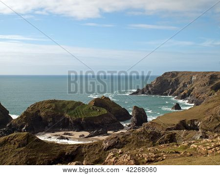 Kustlijn in Kynance Cove Cornwall