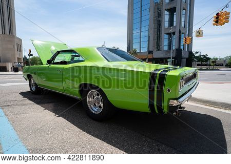 Mt. Clemens, Michigan - Usa - 06-05-2021: Mt. Clemens 2021 Hot Rod City Classic Car Show And Cruise