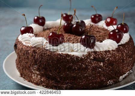 Black Forest Cake, Schwarzwald Pie, Dark Chocolate And Cherry Dessert . Black Forest Cake Decorated 
