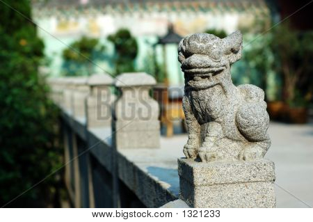 Stenen leeuw van Chinese tempel