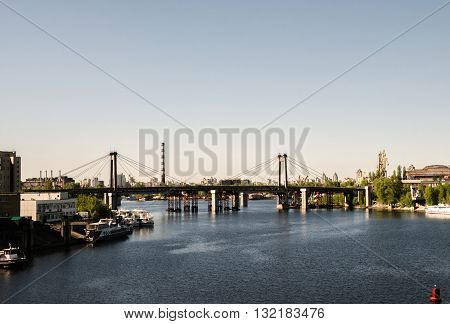 Bridge over the river, connecting the city with the island