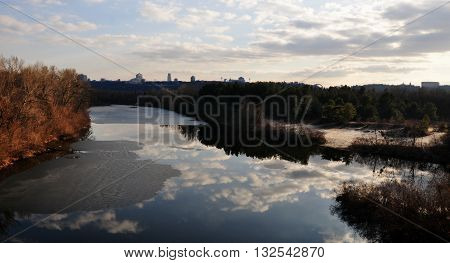 unforgettable night in Kiev at the Podilsko-Voskresensky Bridge