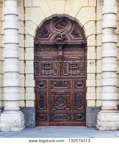 Turin - Devil Door